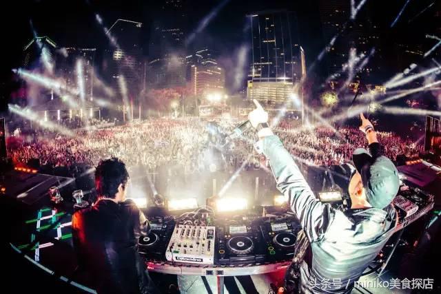 8年了，他每一次粗现都能让成都人嗨得花枝颠颤！