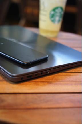 金立首款手机,金立的四摄手机s10