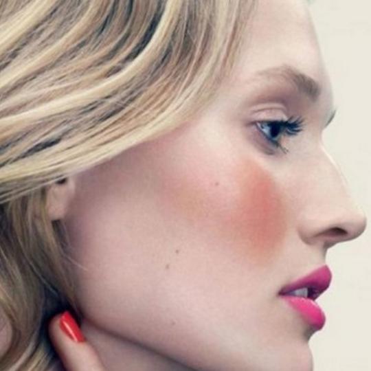 面部皮肤干燥起皮屑怎么快速解决,面部过敏后脸上干燥起皮怎么处理