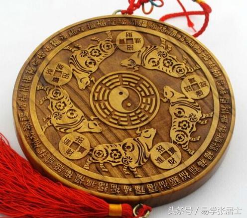 镇宅的八卦镜怎么摆放好,八卦镜是怎么摆放在门上