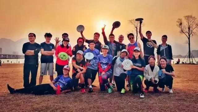 在接触极限飞盘前，很难想象世界上存在不需要裁判的集体竞技运动