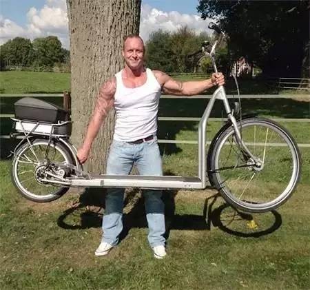 荷兰人骑脚踏车,荷兰发明的行走自行车