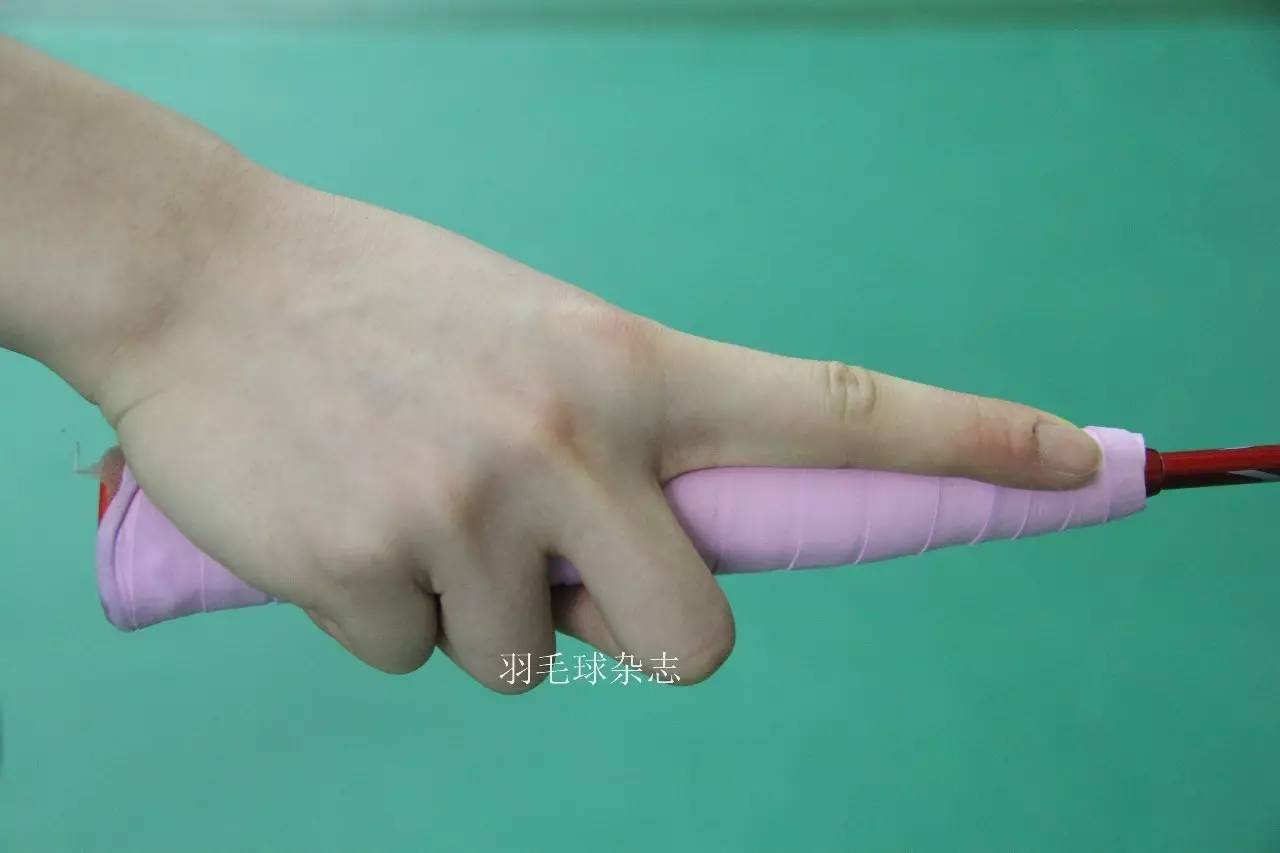 国羽教练来教球：打后场高远球是有小窍门的！