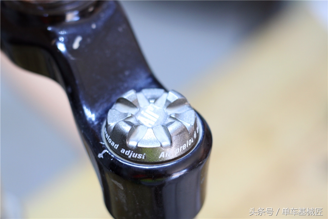 再见Marzocchi马祖奇——某年莫月末日某型号的气叉保养