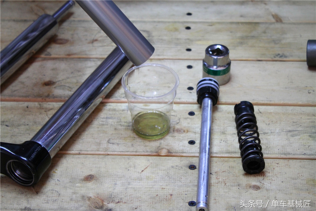 再见Marzocchi马祖奇——某年莫月末日某型号的气叉保养