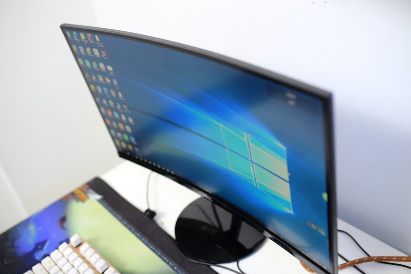 32寸hkc曲面显示器测评,hkc27寸显示器c270曲面