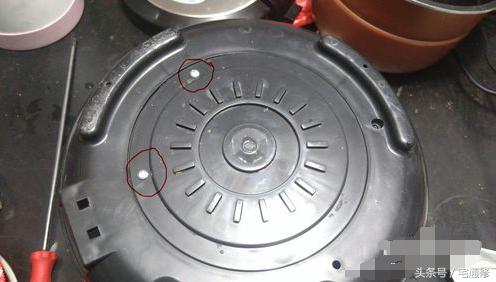 电压力锅显示e4代码怎么修,电压力锅故障e4代表什么