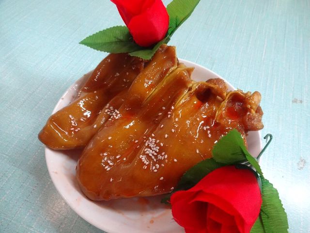 卤猪耳朵怎么弄好吃,卤猪耳朵怎么吃