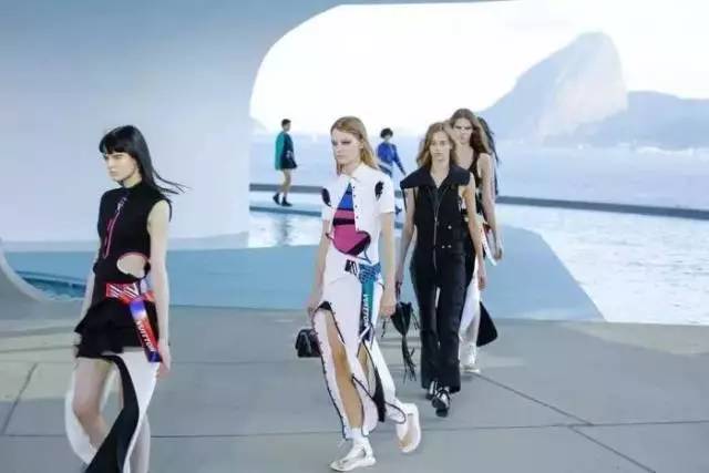 让世界知道你最In！时装精必去高定旅行之地