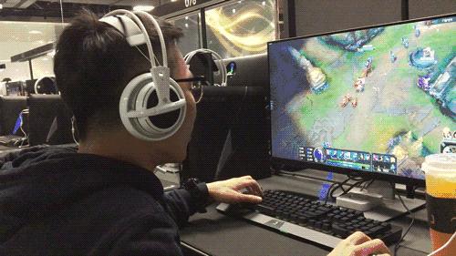 网咖猥琐发育！这些“窝点”正成为年轻人的新江湖