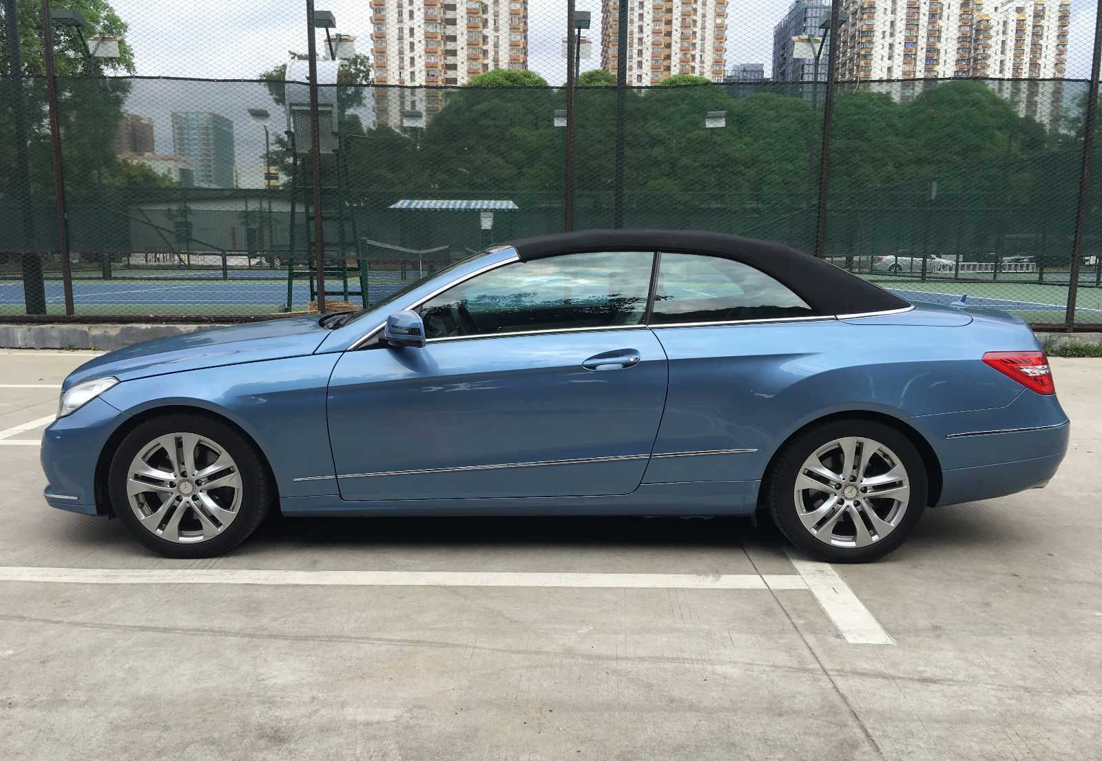 女朋友说不买敞篷车就不在一起，狠心买了二手奔驰敞篷