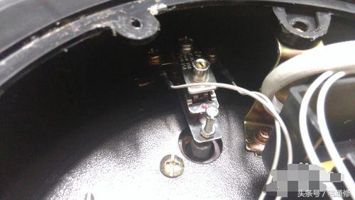 电压力锅显示e4代码怎么修,电压力锅故障e4代表什么