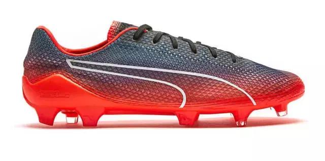 他们都穿什么篮球鞋,他们穿什么衣服翻译