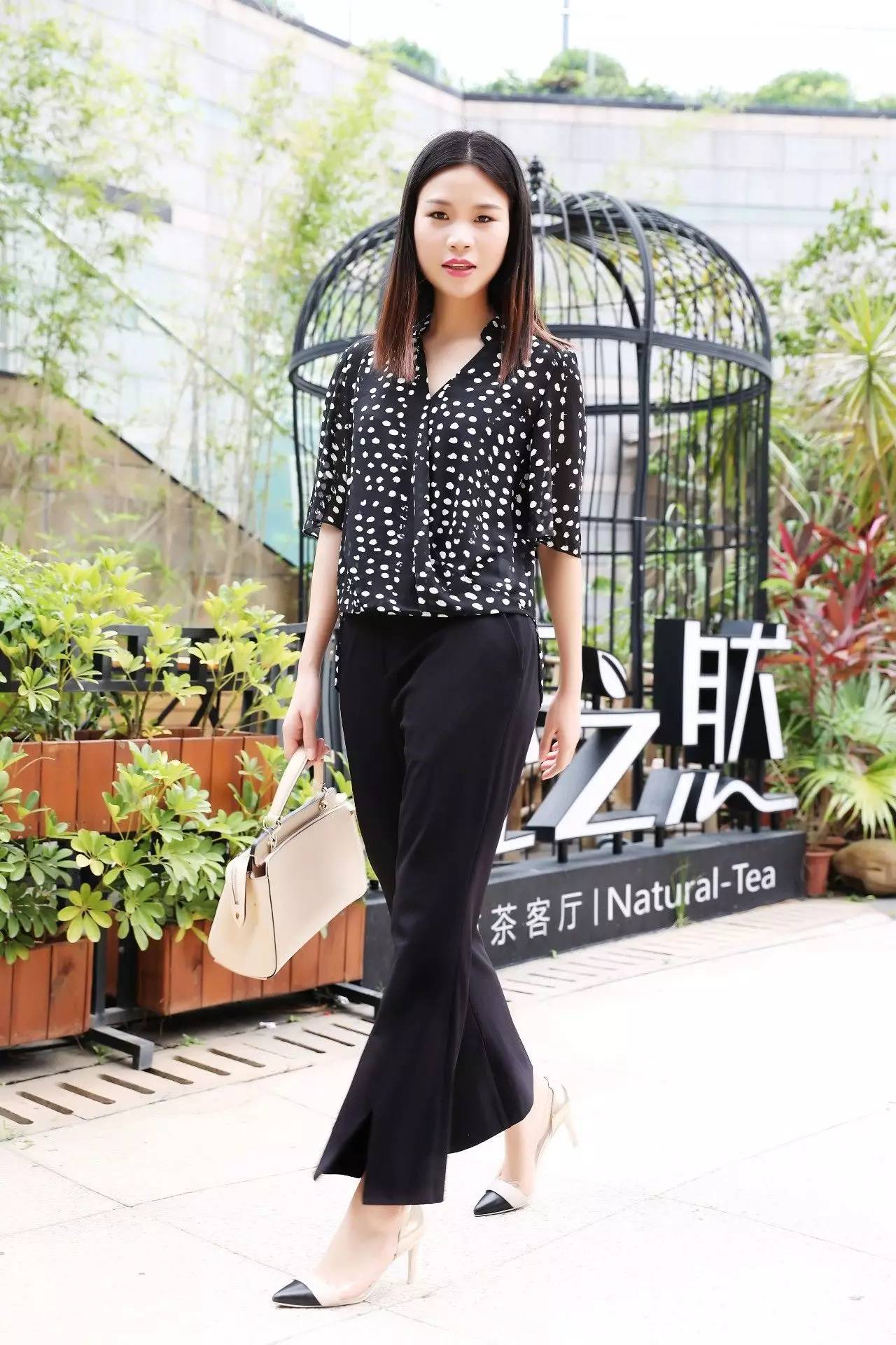 如何将黑白灰穿出高级感？｜CADIDL风尚街拍