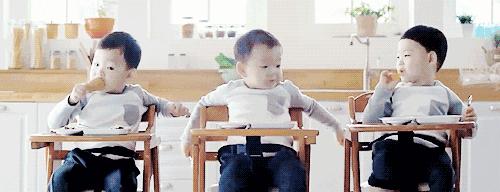 别人上节目成童星,他却混成表情包,火爆多年竟长残这样!