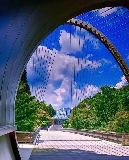 让世界知道你最In！时装精必去高定旅行之地