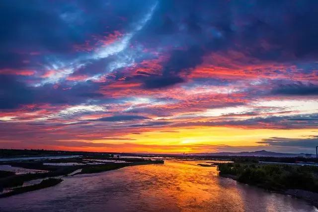 新疆南北疆大环线风景旅游专列,北京去新疆沿途风景