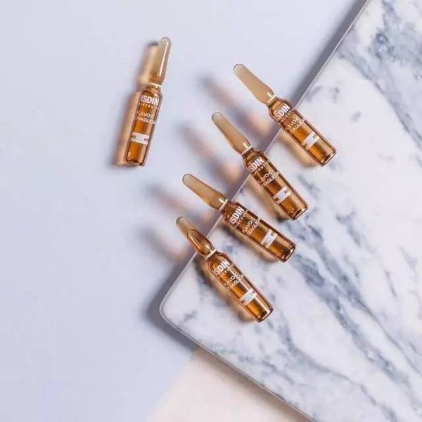 走红毯前一套安瓶,抽烟喝酒熬夜的明星离不开的小秘诀