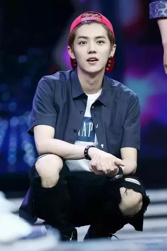 鹿晗破洞裤是什么梗,鹿晗穿破洞裤