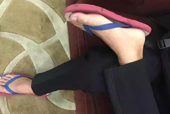 鹿晗破洞裤是什么梗,鹿晗穿破洞裤