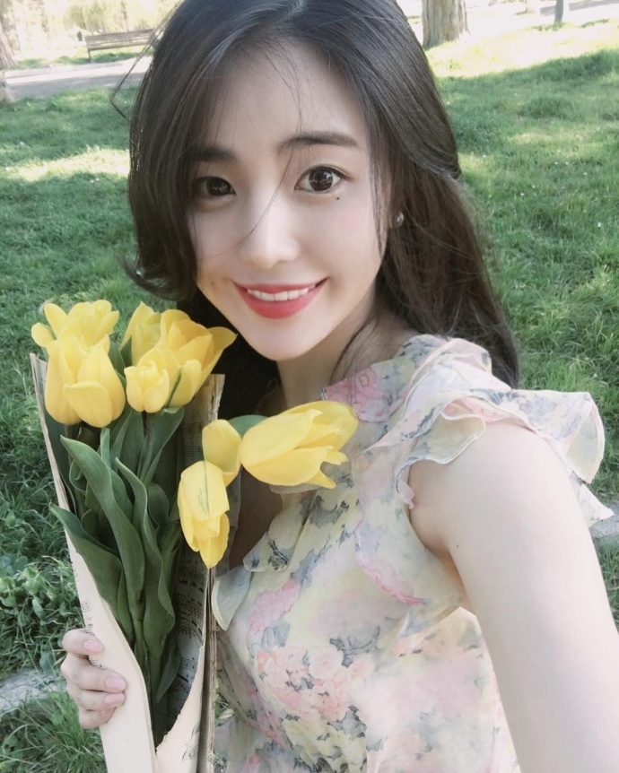 清凉一夏韩国街头网红小姐姐正流行这样穿搭