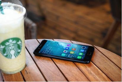 金立首款手机,金立的四摄手机s10