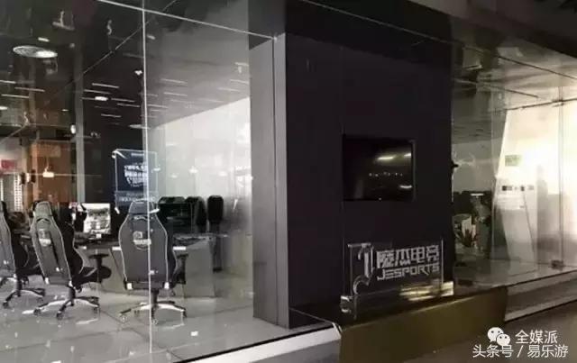 网咖猥琐发育！这些“窝点”正成为年轻人的新江湖