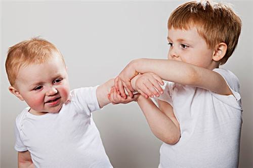 孩子轻微多动症学习越来越不认真,孩子学习困难是多动症吗