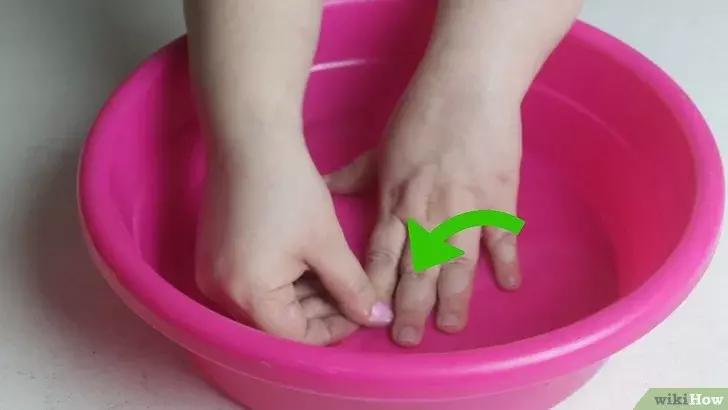 如何不用卸甲油快速洗掉指甲油,不用洗甲水如何去掉指甲油