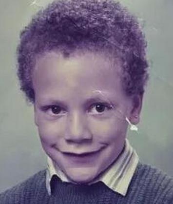 球星年轻时与现在对比图,球星童年照帅气