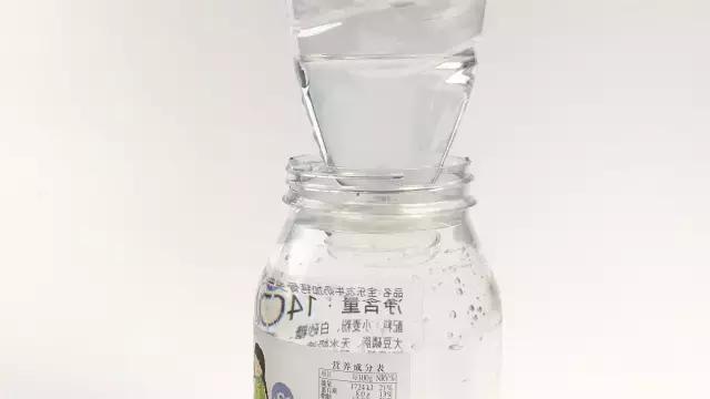 科学小实验吸管隔空取水,水瓶上插吸管小实验什么原理