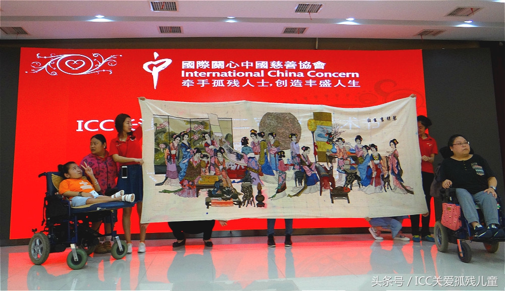 她们用4年时间、102种颜色、13900根线绣出《琴棋书画》