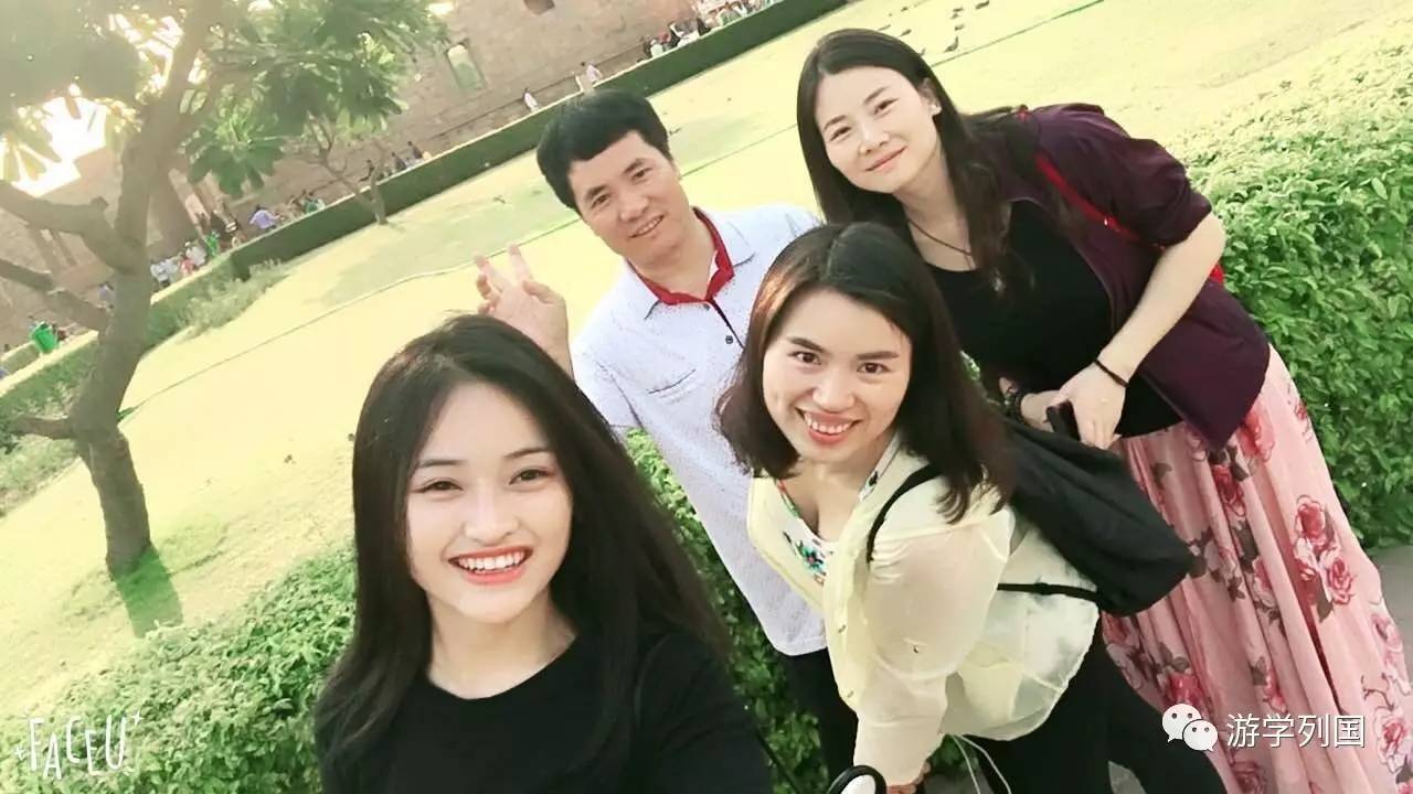 两个小姑娘只身前往印度遇到骗局,两个女孩被人骗到山里