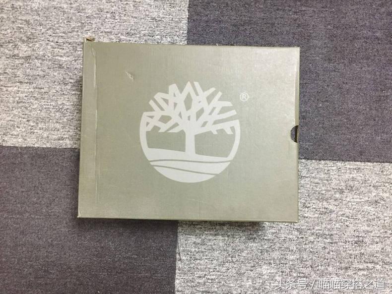 jeep大黄靴对比添柏岚,添柏岚大黄靴logo深浅