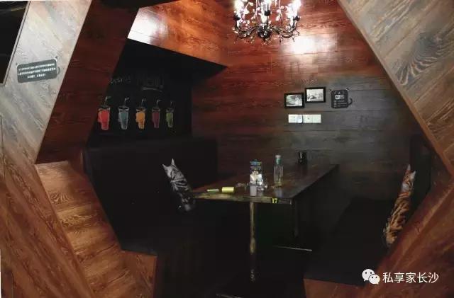 论“在餐厅一边看mao片，一边撸”，是一种什么样的体验？