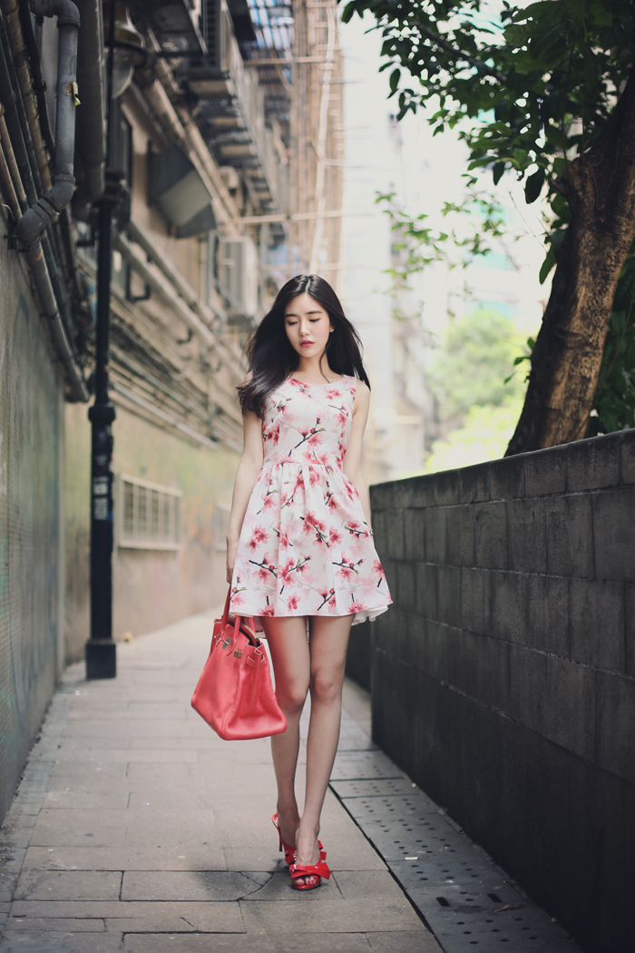 清凉一夏韩国街头网红小姐姐正流行这样穿搭