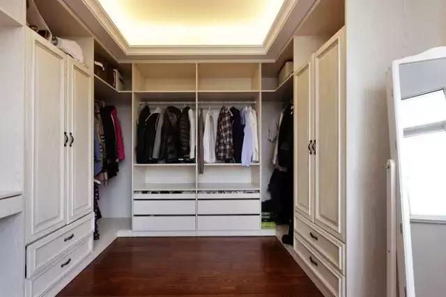 谁说小户型不能拥有大品牌沙发,谁说小户型就不能拥有大冰箱