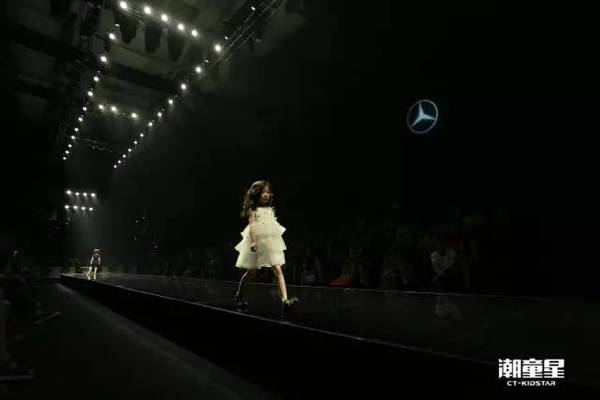 中国国际时装周新中式仙气飘飘,中国国际时装周海丝国潮