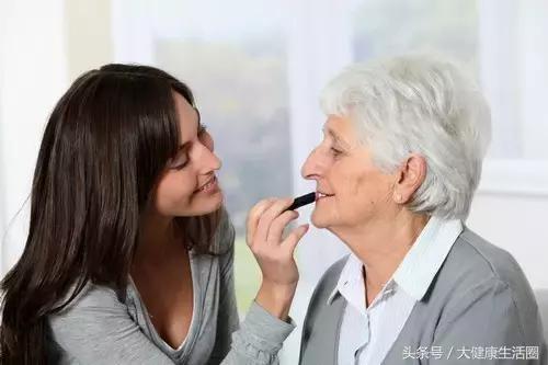 注意,绝经年龄太早或太迟都不好这个年龄段才正常!