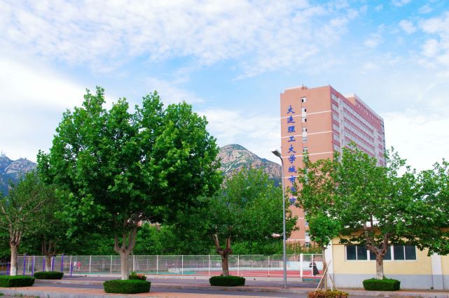 大连独立学院,大连市最好的三所民办中学