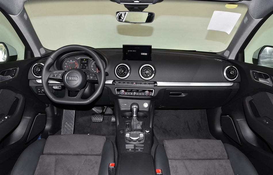 两厢车买哪一款合资车比较好,两厢和三厢的车型哪个更值得购买