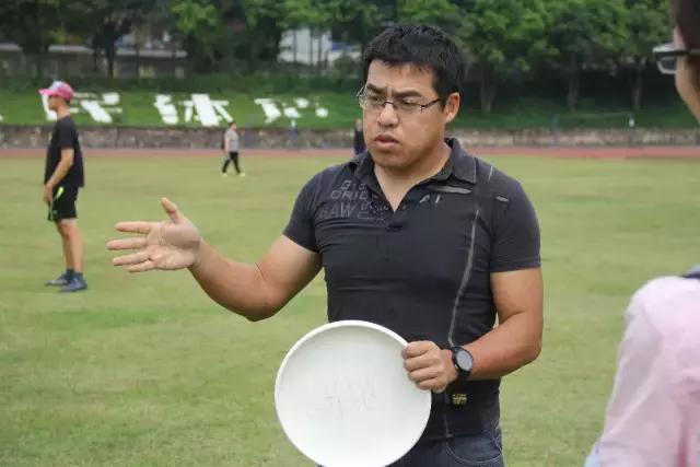 在接触极限飞盘前，很难想象世界上存在不需要裁判的集体竞技运动