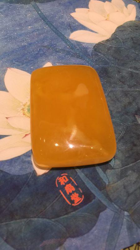 鸡油黄蜜蜡和白蜜哪个好,鸡油黄蜜蜡好看还是白花蜜蜡好看