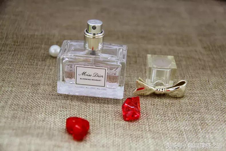 真人实测：这款小*香众**水竟然完胜大牌！