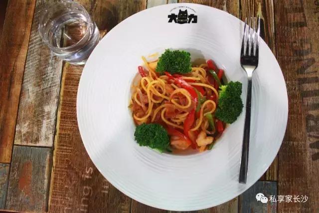 论“在餐厅一边看mao片，一边撸”，是一种什么样的体验？