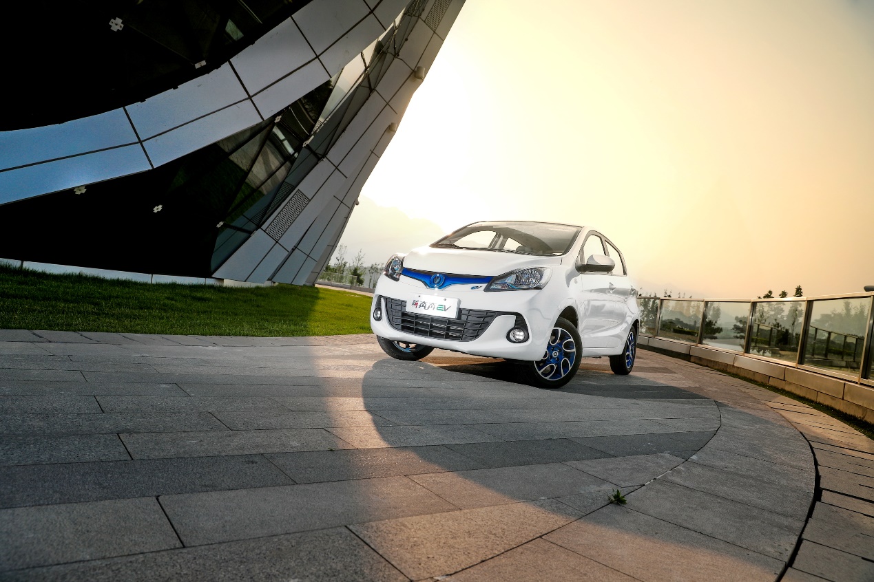 江淮iev6e和长安奔奔ev哪个好,新能源长安奔奔ev纯电动汽车