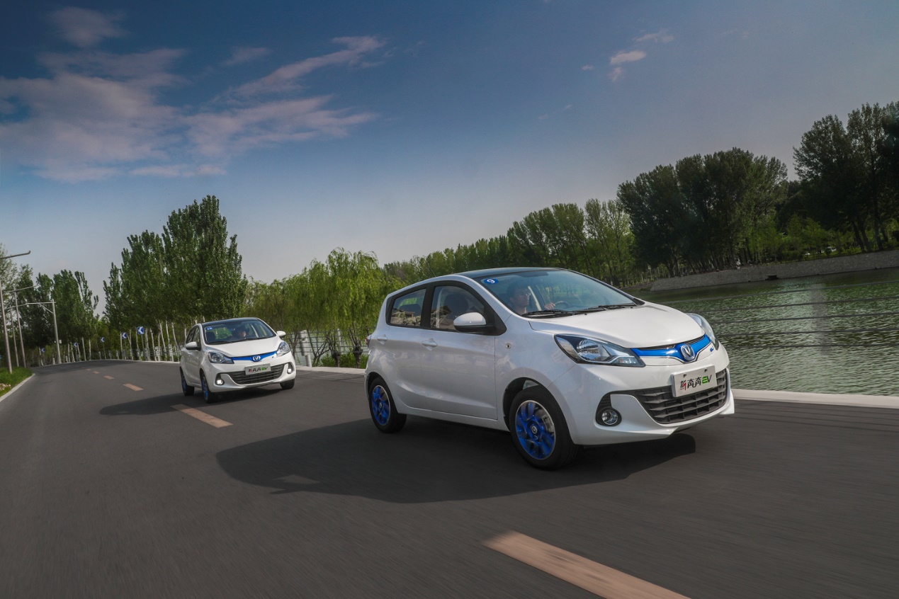 江淮iev6e和长安奔奔ev哪个好,新能源长安奔奔ev纯电动汽车