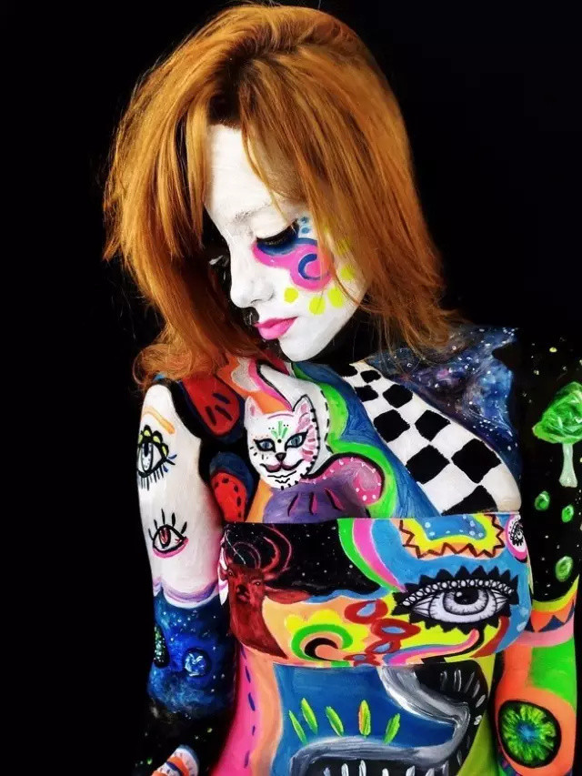 超赞！巴西少女用身体记录自然与艺术！