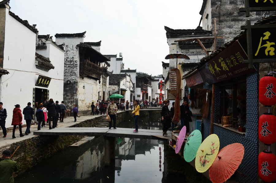 欢乐颂第二部谢童带关关出去玩,曲筱绡知道关关要和谢童出去采风