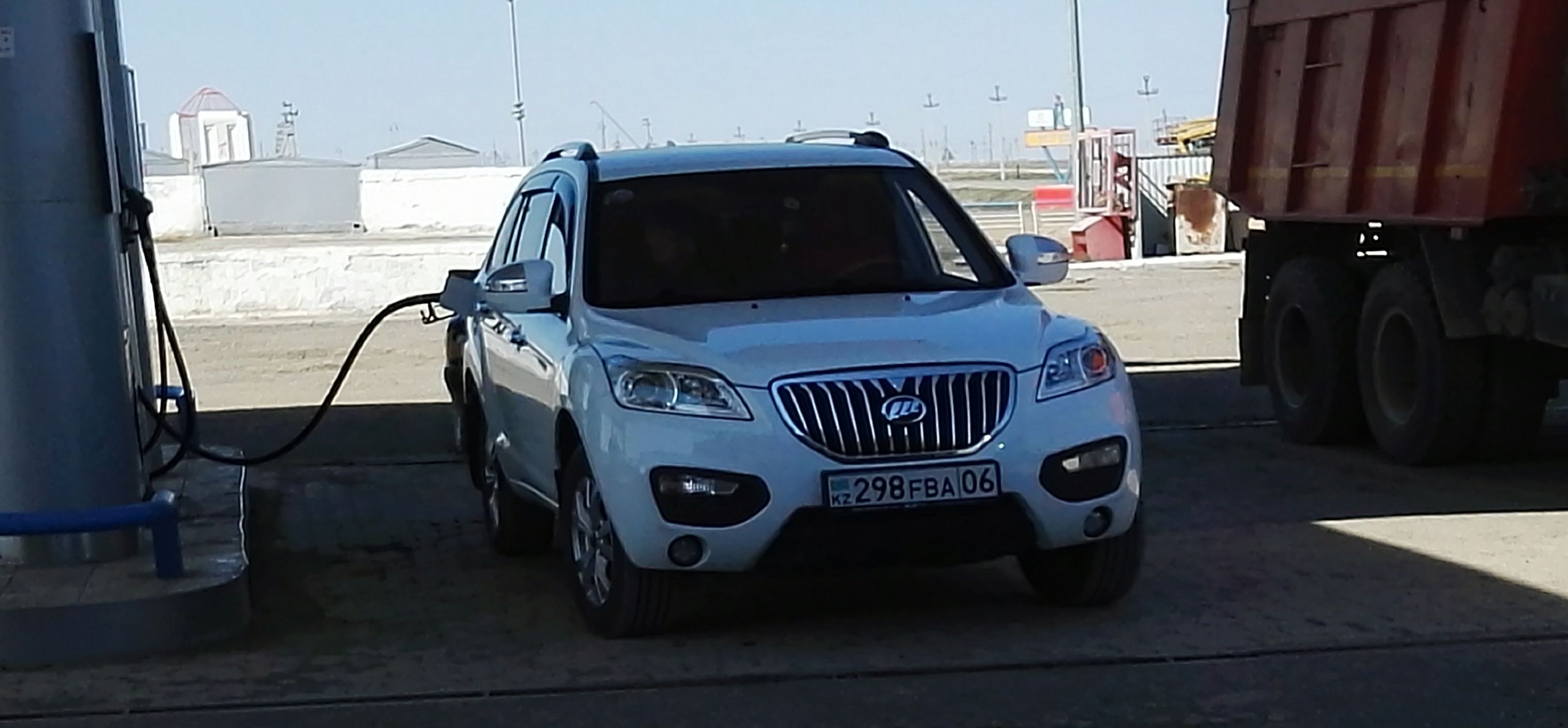 开车去非洲之中亚油品和汽车现状报告，乌国多气少油，自备添加剂